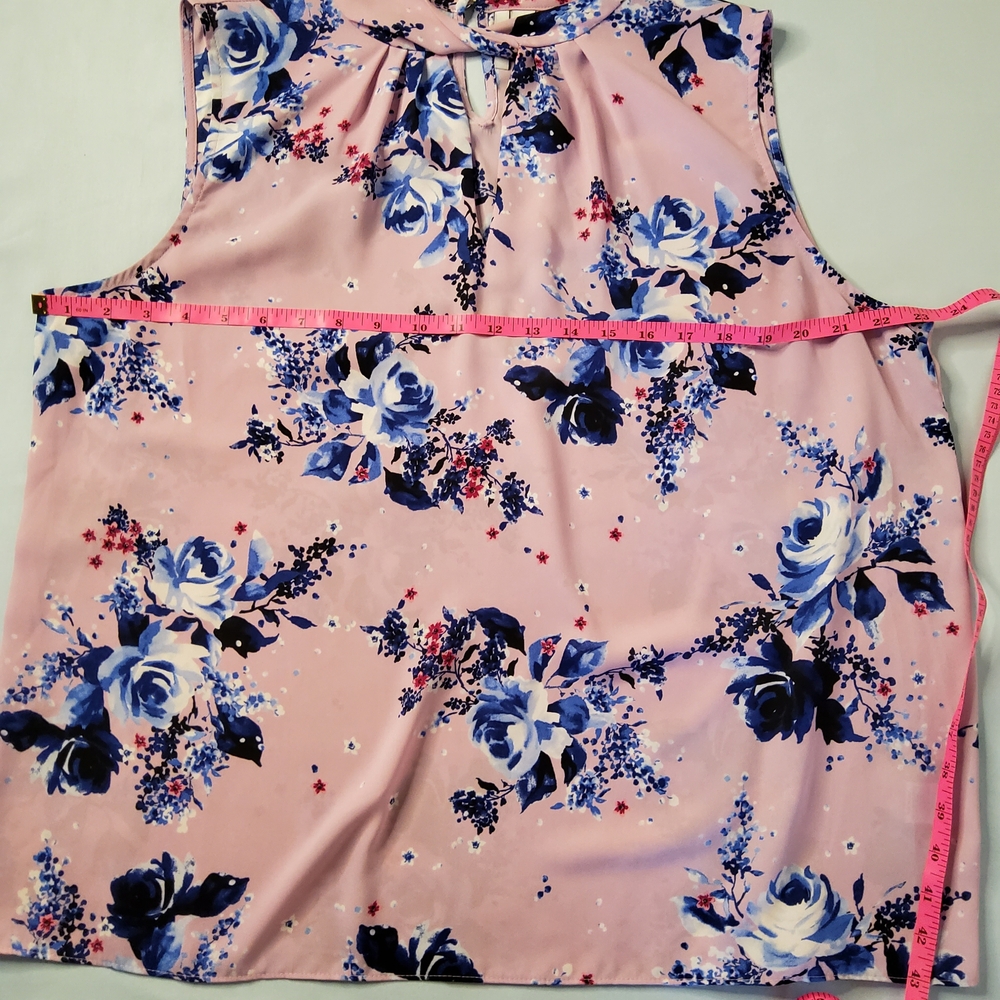 Elle Blush Pink Sleeveless Blouse with Blue Floral Print - Picture 3 of 7